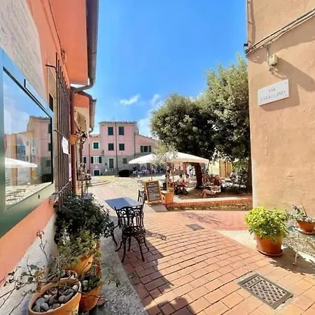 アパート La Prua Di モンテマルチェッロ